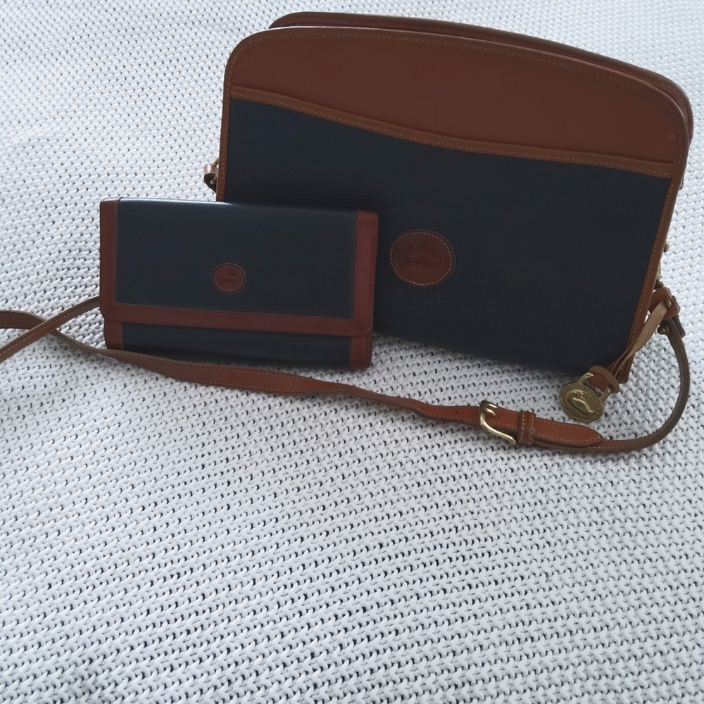 Vintage DOONEY & BOURKE Classic Zip Top Navy Leather 2 tone Bag & Wallet